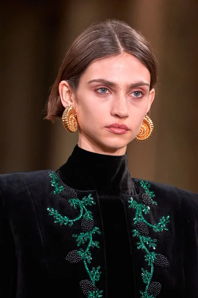 Look 120